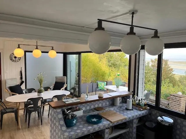 De La Falaise Holiday home *